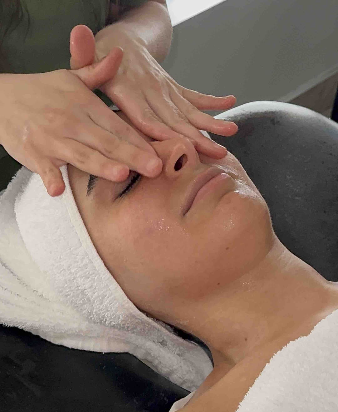 Facial Massage in Richmond Hill, ON